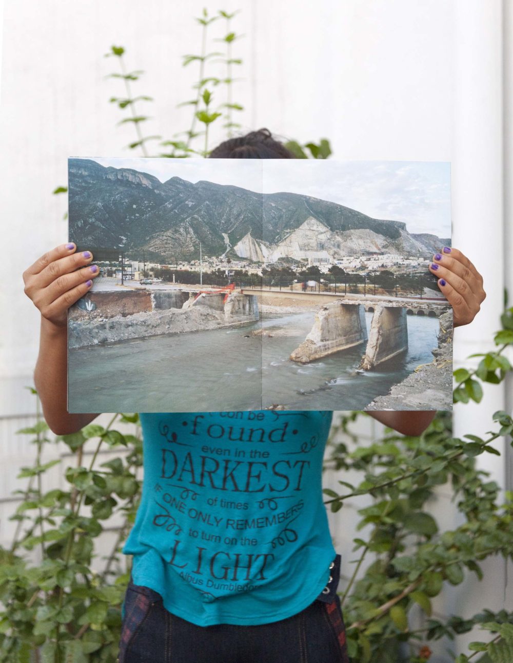Rivers of Power / Ríos de Poder, Signed